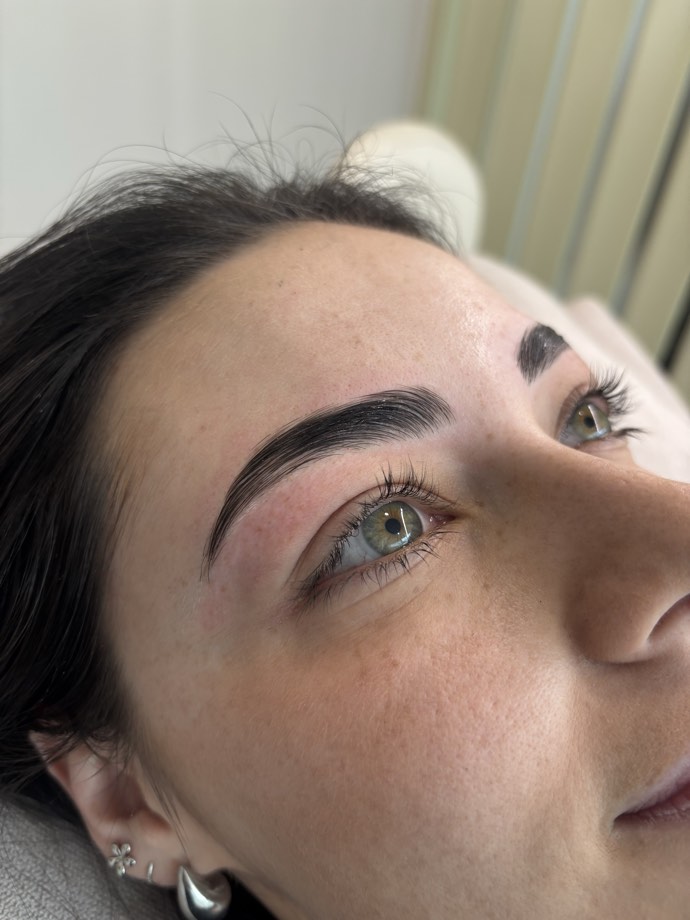 Cejas definidas Bulé
