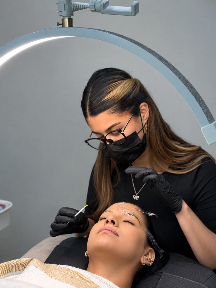 Diseño de cejas Bulé — En proceso
