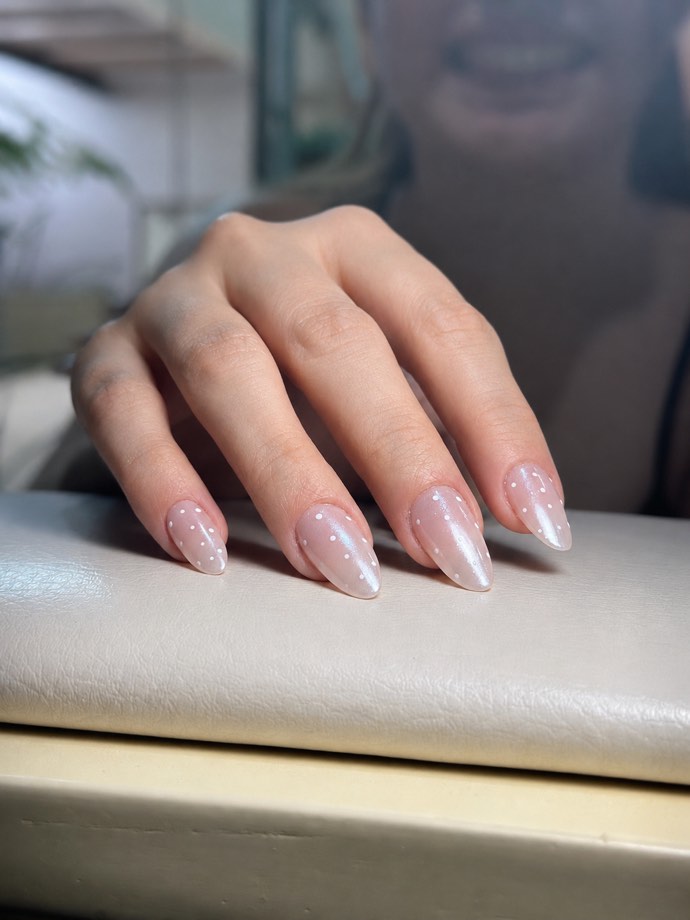 Diseño de uñas Bulé — Nude almond