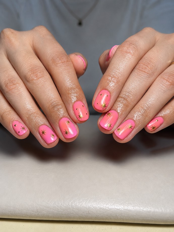 Diseño de uñas Bulé — Coral glow
