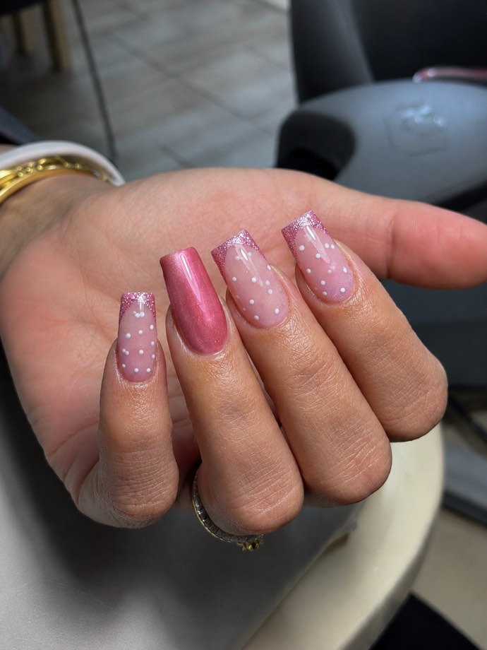 Diseño de uñas Bulé — Coffin rosa